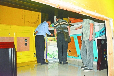 电玩城经营赌博机遭查处|民警|赌博机