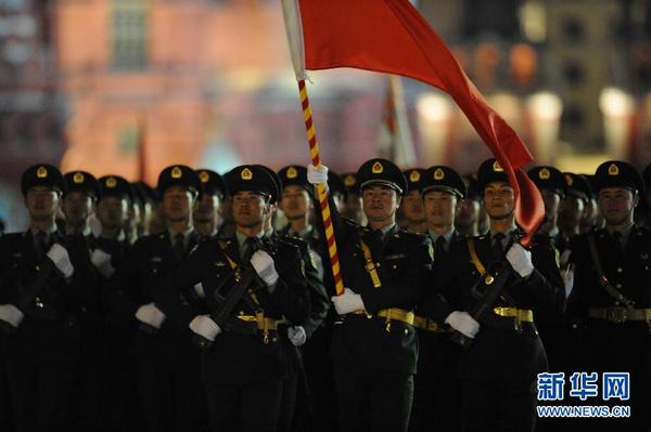 俄罗斯红场阅兵夜间彩排 中国方阵亮相|俄罗斯