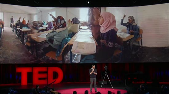 放映<em>触手</em>可及的现实|观影|<em>影片</em>_凤凰资讯