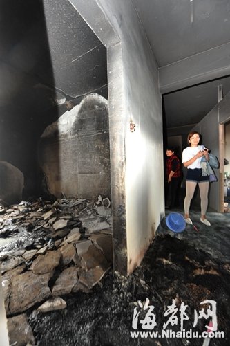 福州水岸名居小区分租房起火 烧出一堆问题|小