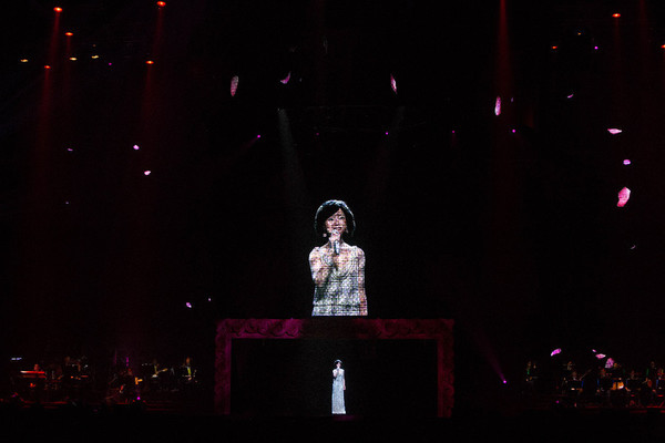 一代传奇歌后邓丽君亚洲首场虚拟人纪念演唱会