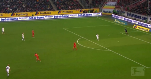 盘点门将低级失误:门线后扑球 接回传摆乌龙(图