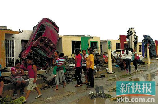 龙卷风墨西哥卷走一婴儿 暴风雨美国冲毁上千