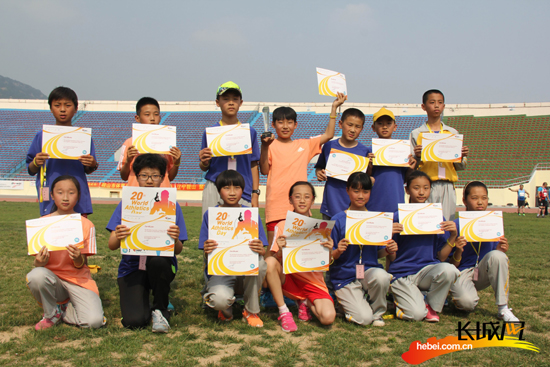沧州市新华小学获国际田联趣味田径比赛第一名