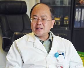 刘博在接受采访。魏诗孟摄。