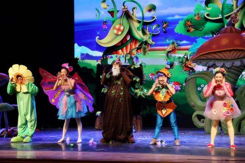 《魔法旅行团》圆满展演 掀起亲子魔术热潮|剧