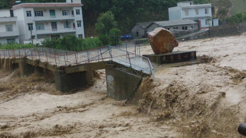 南方强降雨已致18人死亡4人失踪(图)|民政厅|绝