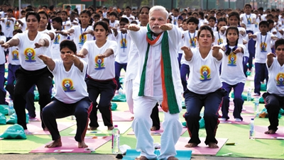 雷竞技RAYBET瑜伽如何托起印度大国梦？(图1)