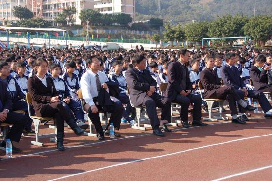 福建福清美佛儿学校感恩励志演讲报告会