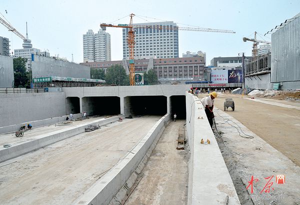 郑州经三路下穿金水路隧道工期推迟2个月 为地