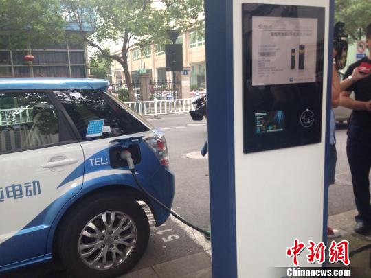 路灯杆<em>兼职</em>充电桩 <em>杭州</em>智慧城市管理新探索