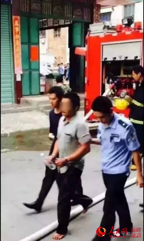 纵火者被现场抓获。照片来自平和公安局官微