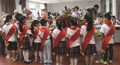 长江路小学开展 重温红色记忆活动|英雄|上海战