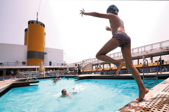 黄烟囱之恋 坐上邮轮,逍遥海上十一天|游客|景