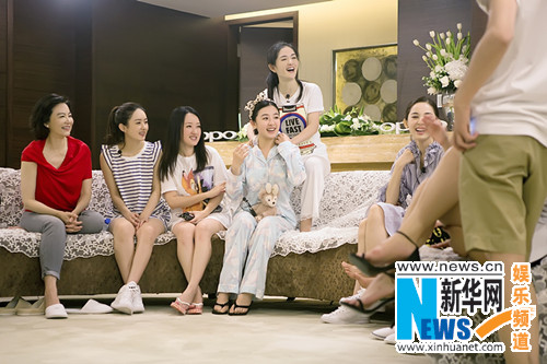 林青霞<em>杨钰莹</em>上演 疯狂<em>睡衣趴</em> 网友:饱眼福|网友