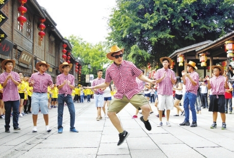 来自美国的华裔青年，一曲牛仔舞技惊四座