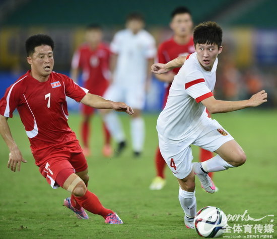 组图:2015东亚杯 国足2 0战胜朝鲜队|国足|朝鲜队