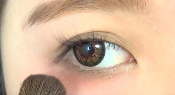 有教程专门教授如何画宿醉妆(网页截图)