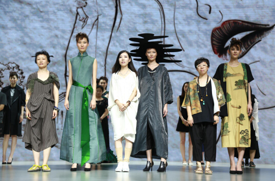 2015京东秋冬时尚秀举行:京致衣橱APP升级版