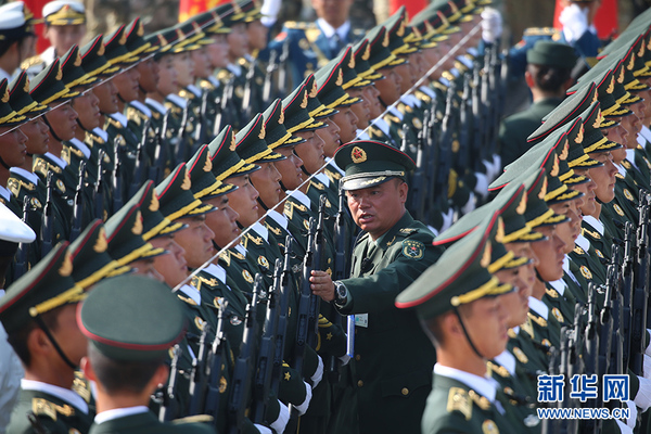 军容军姿享誉世界的中国三军仪仗队，受阅训练一丝不苟（8月12日）。新华社记者王建民摄