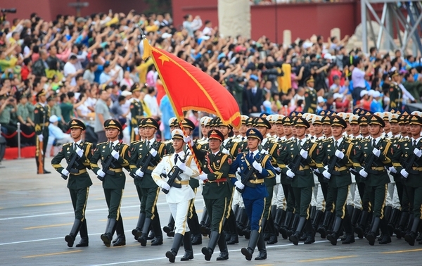 　　这是参加演练的三军仪仗队（8月23日摄）。新华社记者 李刚 摄