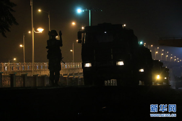 陆路机动梯队夜间铁路卸载作业