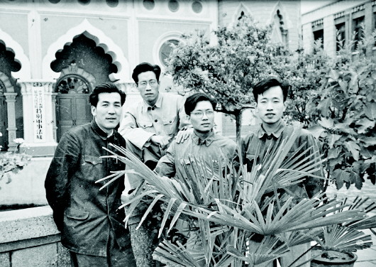 　　图为太原审判宣传组成员合影。　　　　　　　　　　　　　资料图片　马正提供