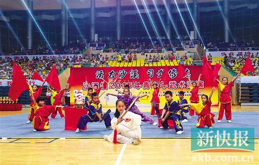 ■2015年沙溪镇青少年武术汇演精彩纷呈。 (李昶东/摄)