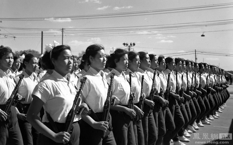1949-2009年,14次阅兵的珍贵画面 - 陆泉润 - 心随影动 1949-2009年,14次阅兵的珍贵画面 - 人在上海 - 中国新闻画报