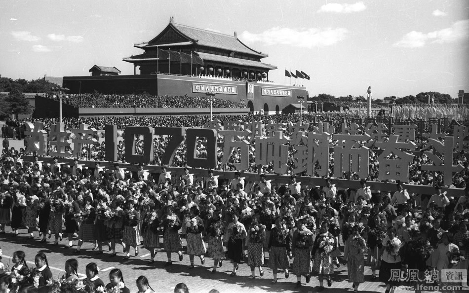 1949-2009年,14次阅兵的珍贵画面 - 陆泉润 - 心随影动 1949-2009年,14次阅兵的珍贵画面 - 人在上海 - 中国新闻画报