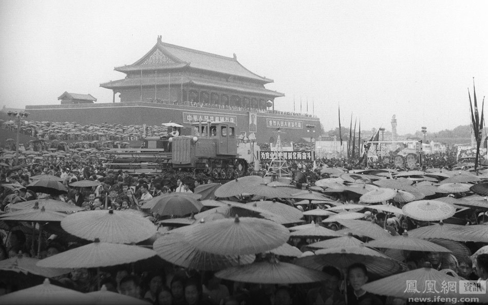 1949-2009年,14次阅兵的珍贵画面 - 陆泉润 - 心随影动 1949-2009年,14次阅兵的珍贵画面 - 人在上海 - 中国新闻画报
