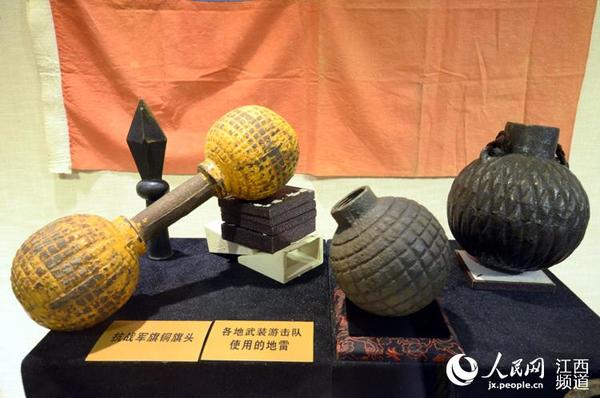 馆内展出的抗战实物。