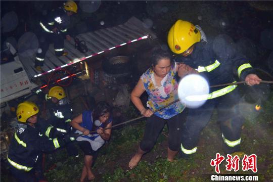 图为事故救援现场。杨继恒摄