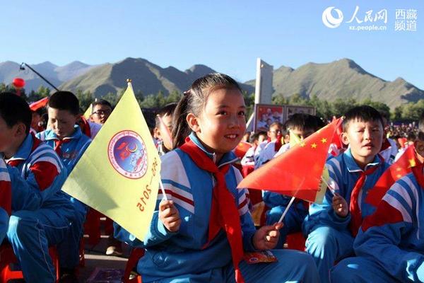 图为参会小学生.记者 杨庆军 摄