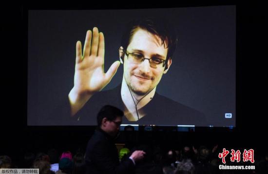 斯诺登律师:美国曾提议就斯诺登被注销护照做