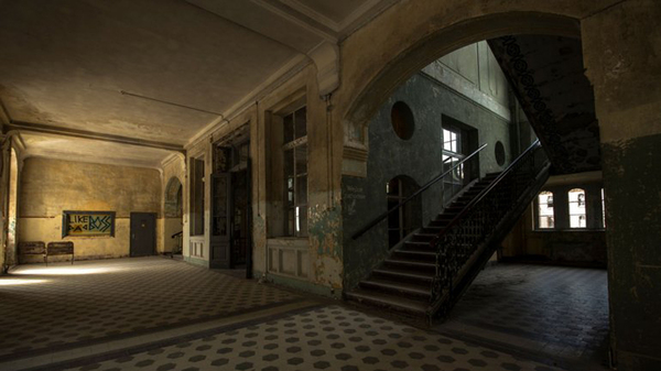 实拍曾医治希特勒的医院遗址 阴森恐怖成电影