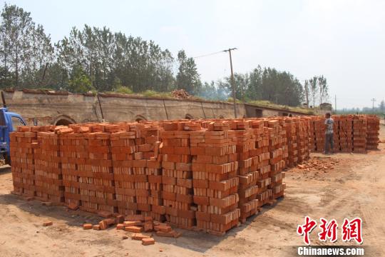 河南虞城砖窑厂违法占地严重 国土局称很难管