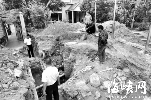 院子塌陷墙歪歪 福州业主掘地4米终找到元凶|污
