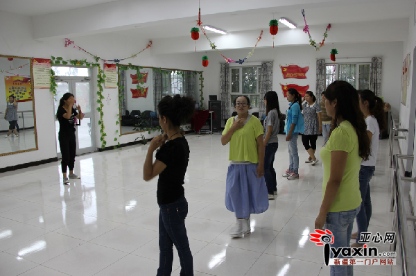 60年辉煌:和硕县小城社区变成大政府|干部|党