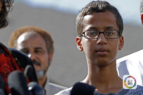 9月16日,艾哈迈德·穆罕默德在新闻发布会上。(图片来源:新华/法新)