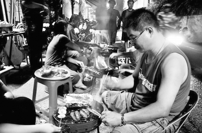 在台湾，盛行吃烤肉过中秋。（资料图片）