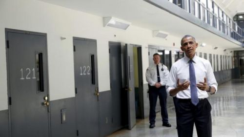 奥巴马是首位前往监狱参观的现任美国总统。