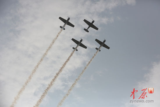 雅皮士飞行表演队四机编队飞行