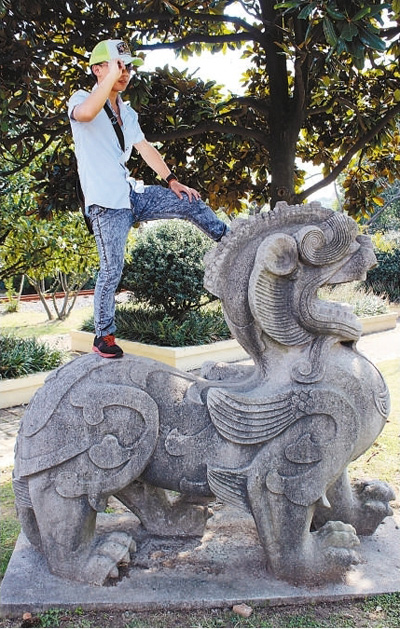 如此行为太不该| 孩子 |景区_凤凰资讯