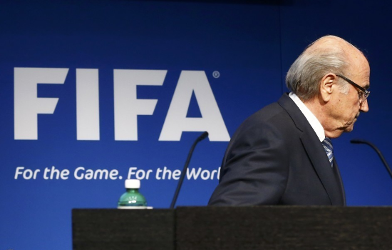  布拉特被 FIFA 停职 90天 普拉蒂尼也跑不了-手机