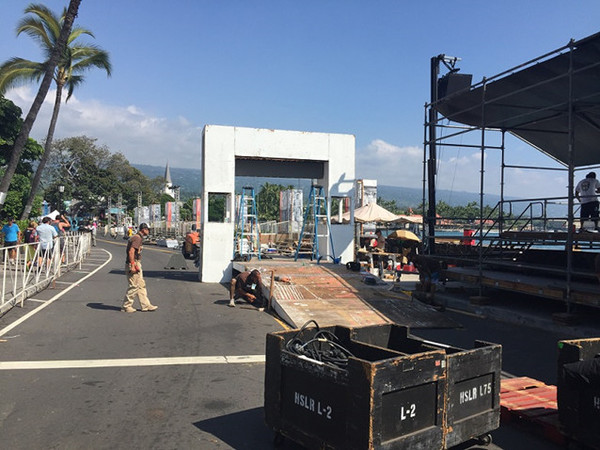 终点门正在搭建