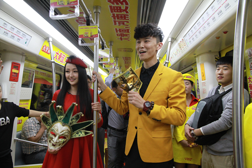 “蒙面歌王”揭面 竟然是冠军Seven和李星