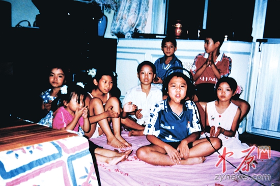 王海龙小时候喜欢唱歌，兄弟姐妹是最好的听众