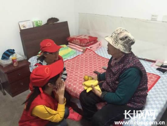 河北经贸大学青年志愿者协会重阳节敬老活动落