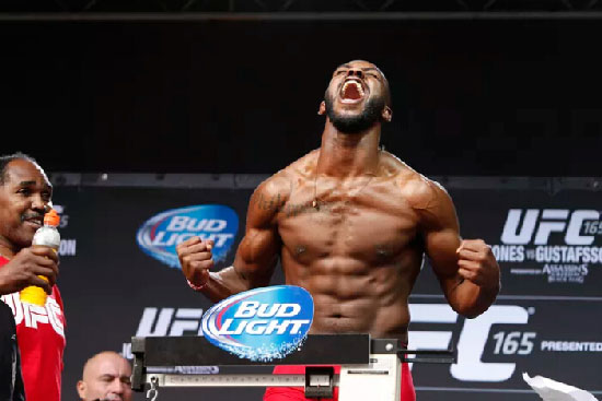 UFC正式解禁“骨头”琼斯